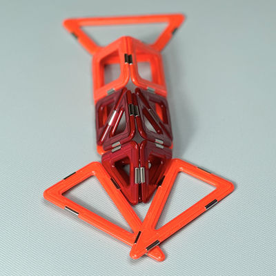 Magnetic Tile Assembly Dengan Bentuk Serbaguna Untuk Hewan Dan Tanaman Lobster